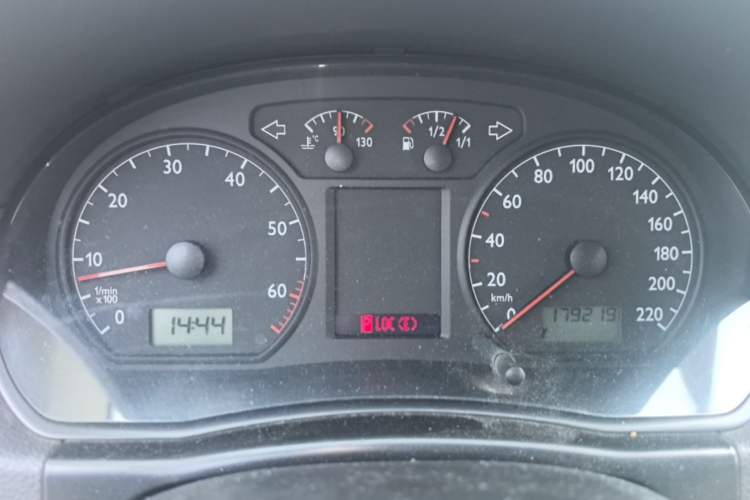 Used Volkswagen Polo 2007 Jingqing 1.4L Automatic Fashion Edition Instrument Cluster
