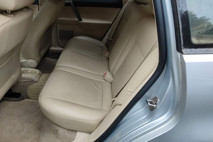Used Volkswagen Polo 2007 Jingqing 1.6L Automatic Fashion Edition Left Rear Seat