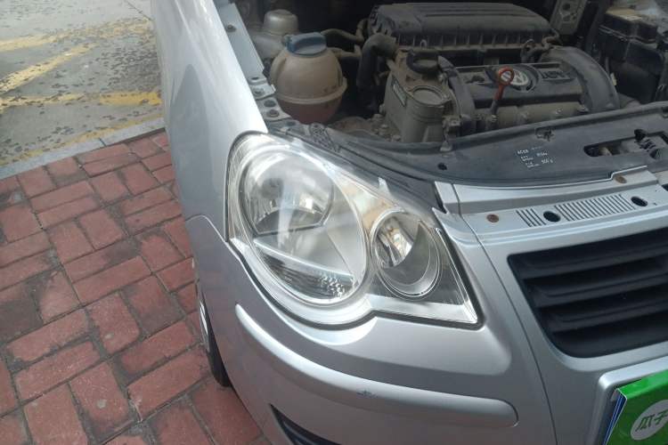 Used Volkswagen Polo 2007 Kica 1.4L Manual Fashion Edition Right Front Headlight