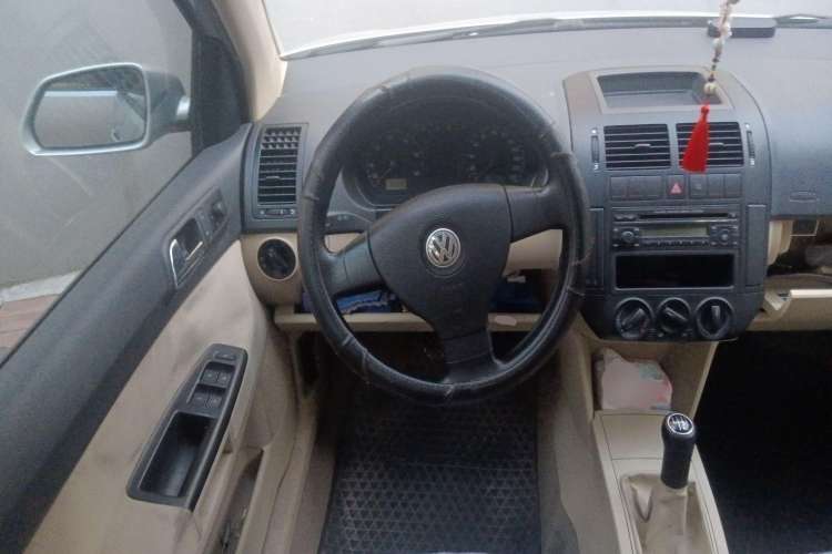 Used Volkswagen Polo 2007 Kica 1.4L Manual Fashion Edition Steering Wheel