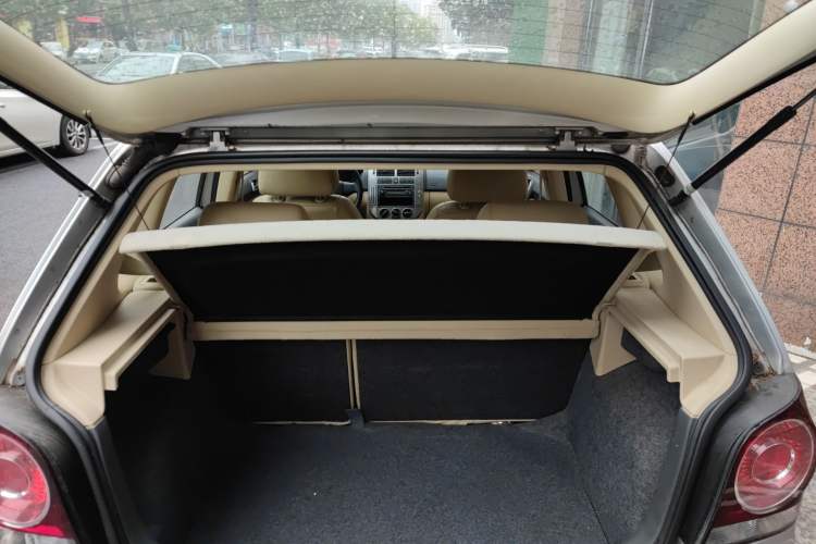 Used Volkswagen Polo 2007 Jingqing 1.6L Automatic Fashion Edition Trunk