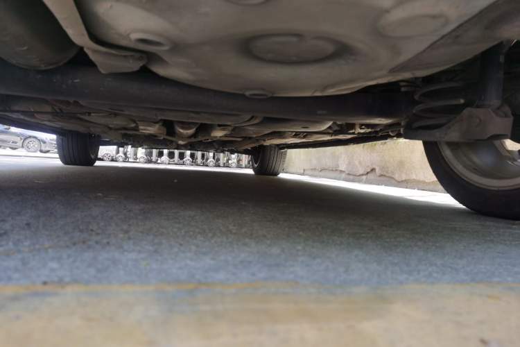 Used Volkswagen Polo 2007 1.6L Cross Polo MT Chassis Rear