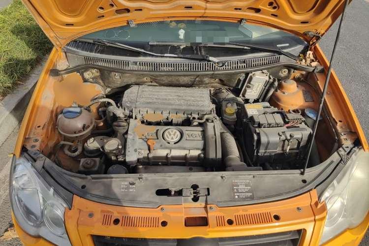 Used Volkswagen Polo 2007 1.6L Cross Polo Automatic Engine Bay