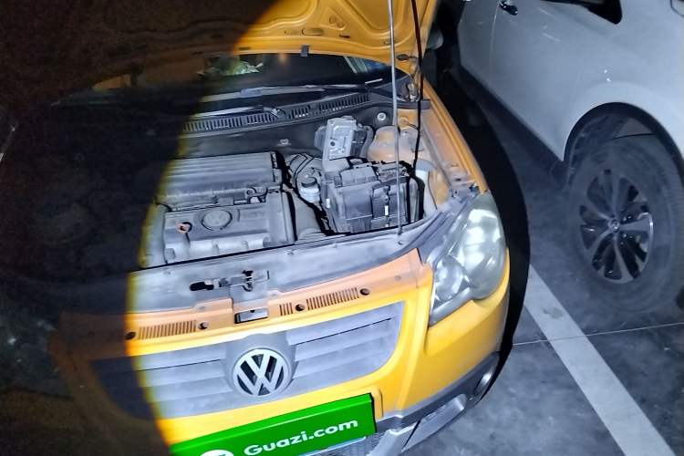 Used Volkswagen Polo 2007 1.6L Cross Polo Automatic Engine Bay Left