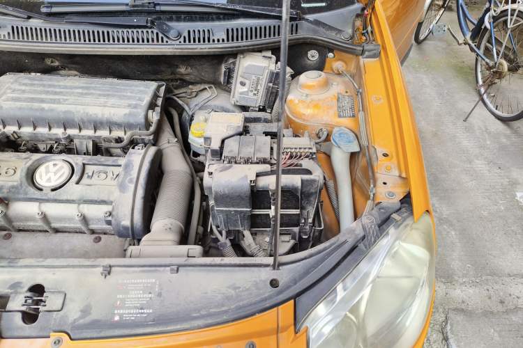 Used Volkswagen Polo 2007 1.6L Cross Polo Automatic Engine Bay Left