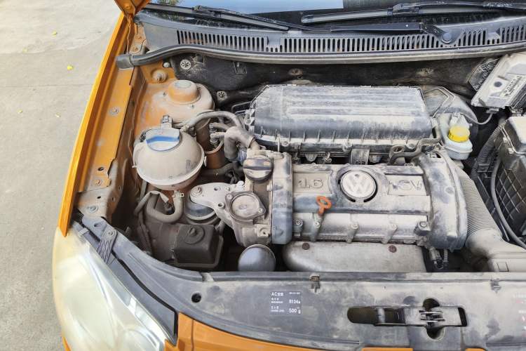 Used Volkswagen Polo 2007 1.6L Cross Polo Automatic Engine Bay Right