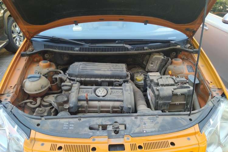 Used Volkswagen Polo 2007 1.6L Cross Polo MT Engine Bay