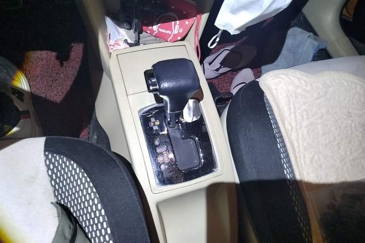 Used Volkswagen Polo 2007 1.6L Cross Polo Automatic Gear Lever