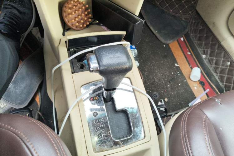 Used Volkswagen Polo 2007 1.6L Cross Polo Automatic Gear Lever