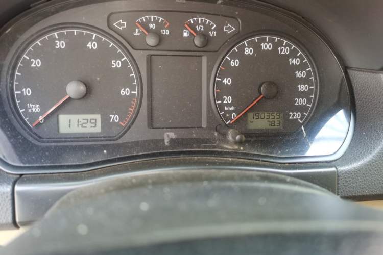 Used Volkswagen Polo 2007 1.6L Cross Polo MT Odometer Close Up