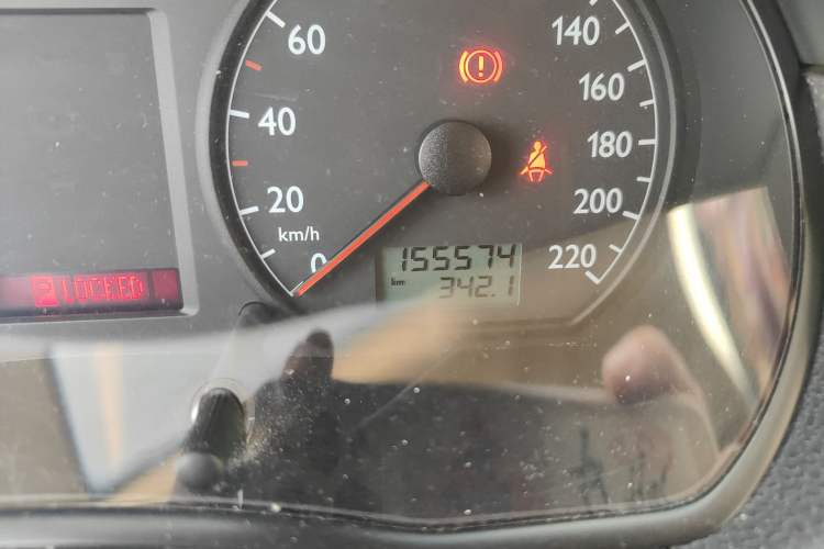 Used Volkswagen Polo 2007 1.6L Cross Polo Automatic Odometer Close Up