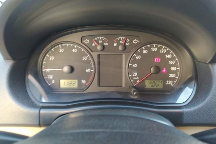 Used Volkswagen Polo 2007 1.6L Cross Polo MT Odometer Close Up