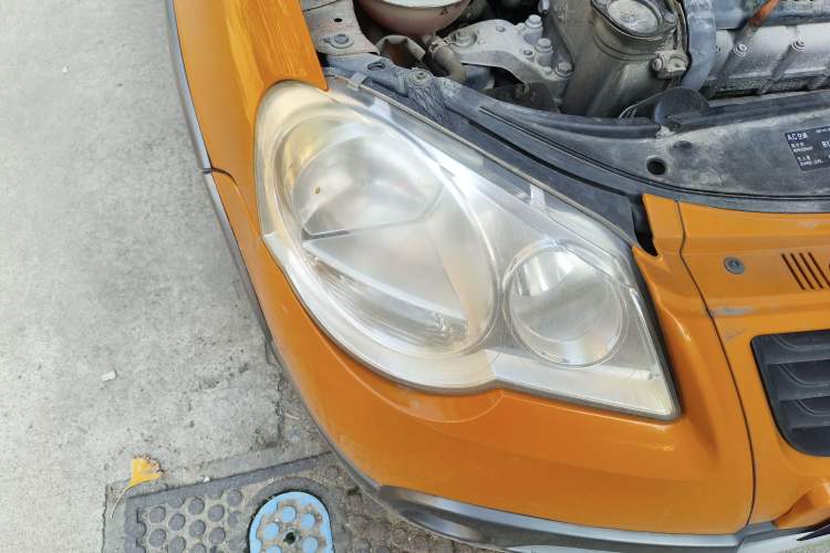 Used Volkswagen Polo 2007 1.6L Cross Polo Automatic Right Front Headlight