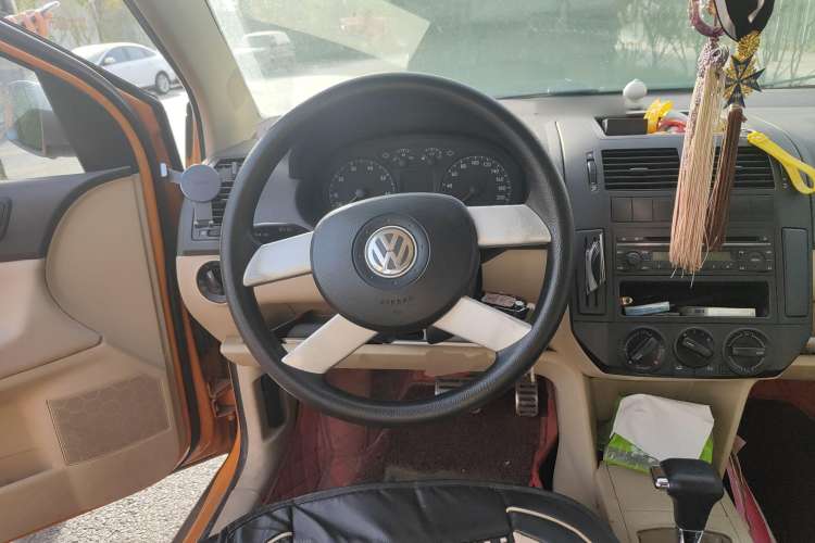Used Volkswagen Polo 2007 1.6L Cross Polo Automatic Steering Wheel