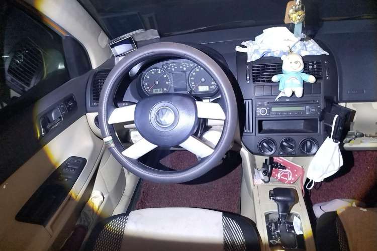 Used Volkswagen Polo 2007 1.6L Cross Polo Automatic Steering Wheel