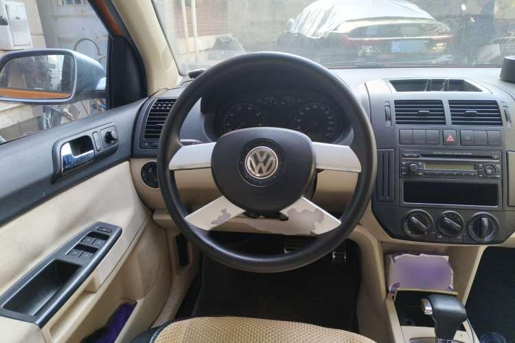 Used Volkswagen Polo 2007 1.6L Cross Polo Automatic Steering Wheel