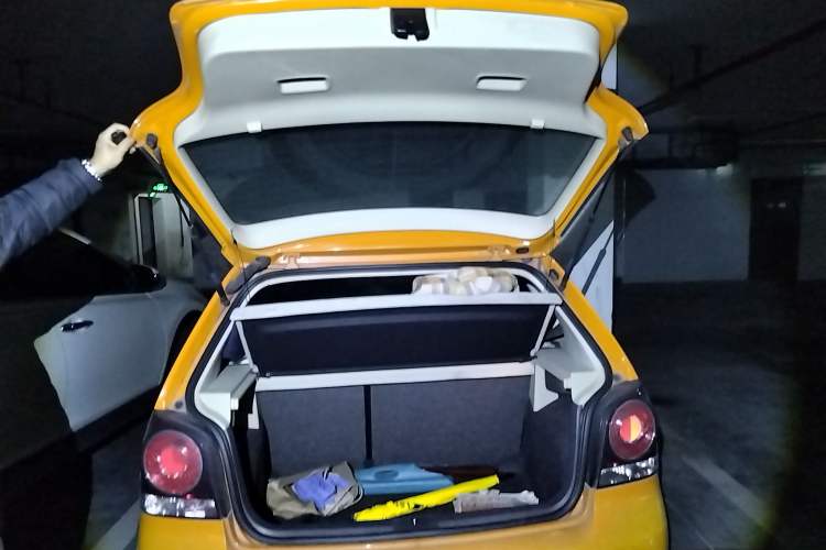 Used Volkswagen Polo 2007 1.6L Cross Polo Automatic Trunk
