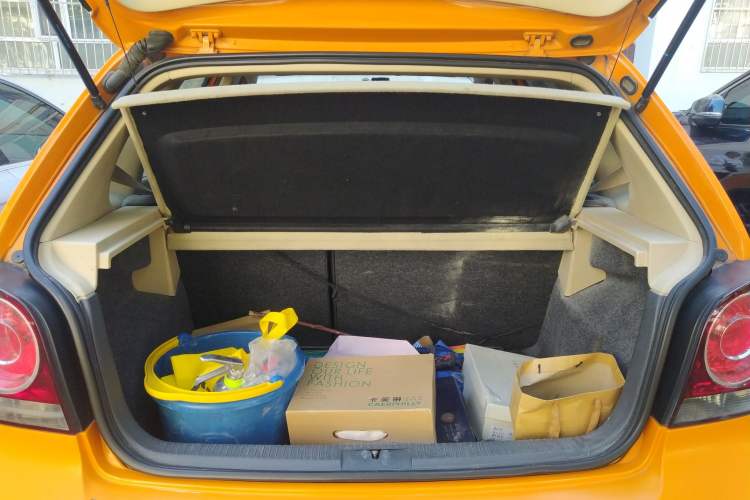 Used Volkswagen Polo 2007 1.6L Cross Polo MT Trunk