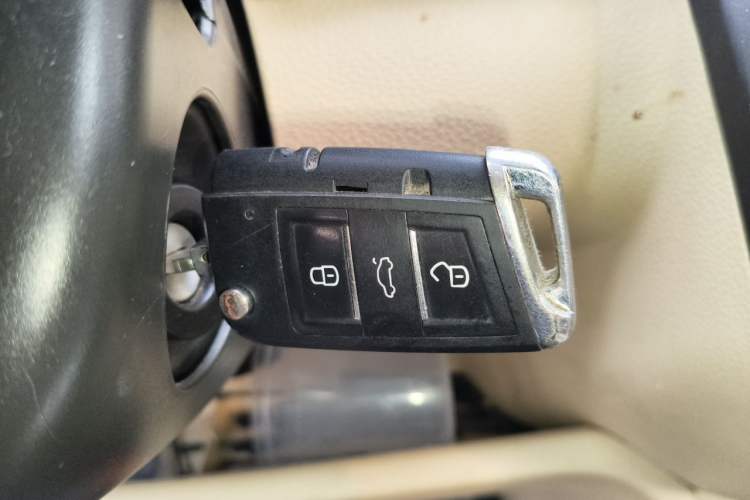 Used Volkswagen Polo 2007 1.6L Cross Polo Automatic Vehicle Key