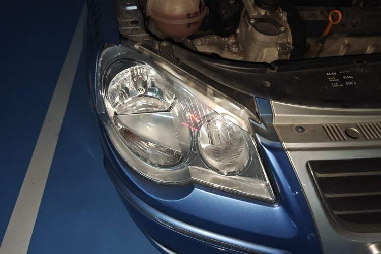 Used Volkswagen Polo 2008 Jingqu 1.4L Automatic Elegant Edition Right Front Headlight