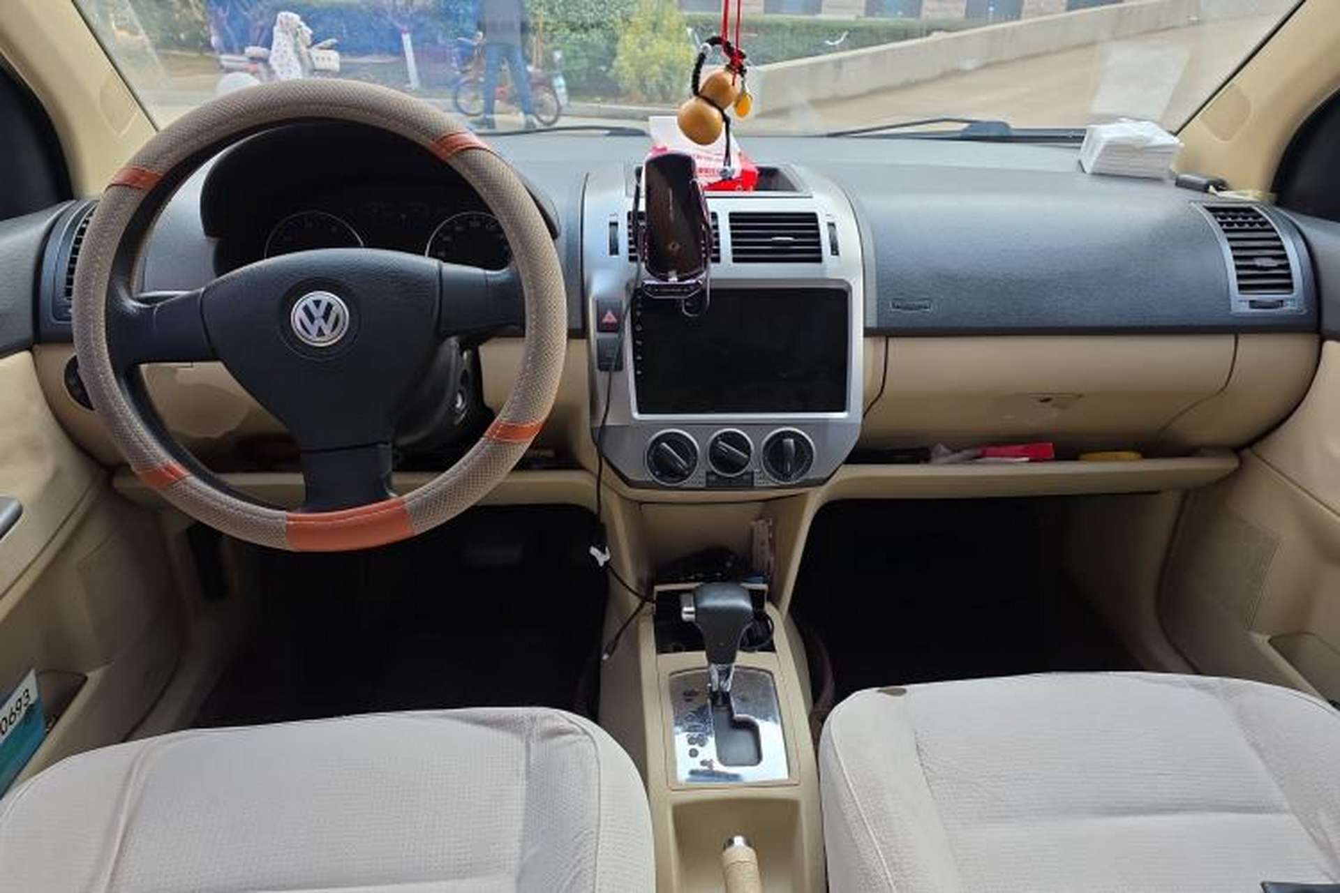 Used Volkswagen Polo 2008 Jingqu 1.4L Automatic Elegant Edition Center Console