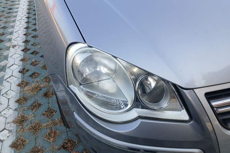 Used Volkswagen Polo 2008 Jingqu 1.4L Automatic Elegant Edition Right Front Headlight