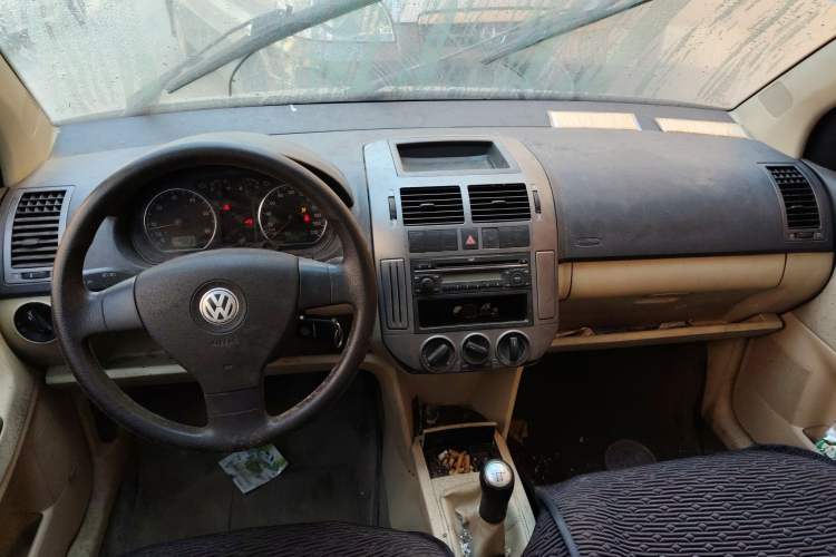 Used Volkswagen Polo 2009 Jingqu 1.4L Manual Elegant Edition Center Console