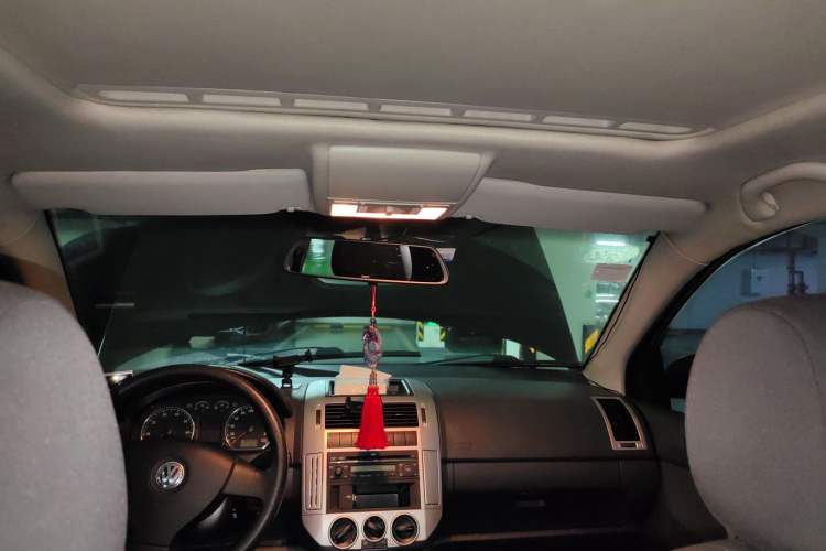 Used Volkswagen Polo 2009 Sporty 1.6L Automatic Model Headliner