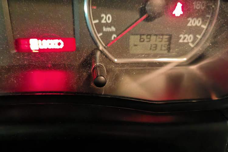 Used Volkswagen Polo 2009 Sporty 1.6L Automatic Model Odometer Close Up