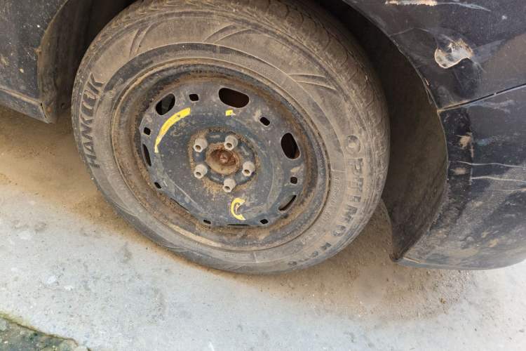 Used Volkswagen Polo 2009 Jingqu 1.4L Manual Elegant Edition Right Front Wheel Hub