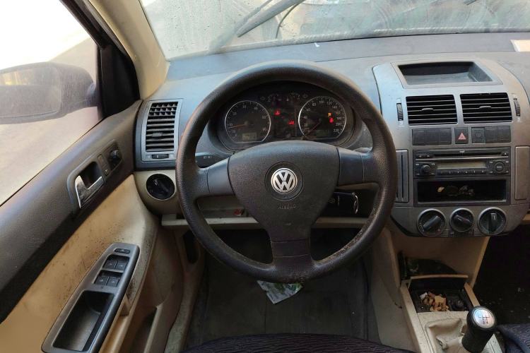 Used Volkswagen Polo 2009 Jingqu 1.4L Manual Elegant Edition Steering Wheel