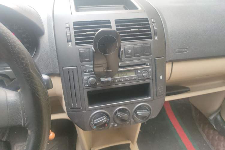 Used Volkswagen Polo 2009 Jingqing 1.4L Manual Shushang Edition Audio And AC Panel
