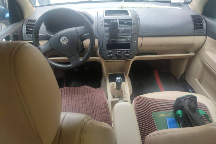 Used Volkswagen Polo 2009 Jingqing 1.4L Manual Shushang Edition Center Console