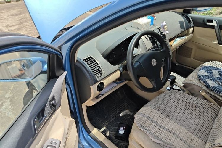 Used Volkswagen Polo 2009 Jingqing 1.4L Automatic Shushang Edition Driver Seat