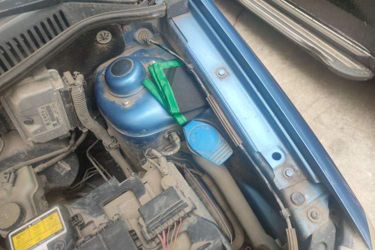 Used Volkswagen Polo 2009 Jingqing 1.4L Manual Shushang Edition Engine Bay Left