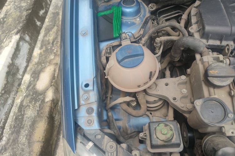 Used Volkswagen Polo 2009 Jingqing 1.4L Manual Shushang Edition Engine Bay Right