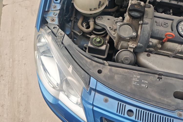 Used Volkswagen Polo 2009 Kica 1.6L Manual Fashion Edition Engine Bay Right