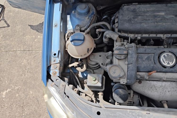 Used Volkswagen Polo 2009 Jingqing 1.4L Automatic Shushang Edition Engine Bay Right