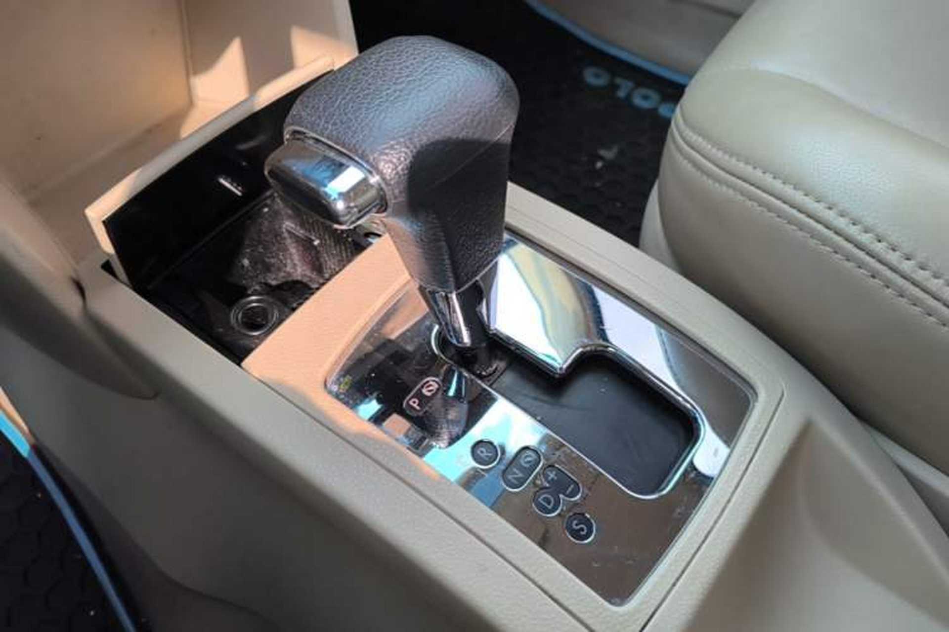 Used Volkswagen Polo 2009 Jingqu 1.6L Automatic Elegant Edition Gear Lever