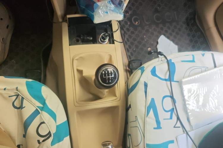 Used Volkswagen Polo 2009 Jingqing 1.4L Manual Shushang Edition Gear Lever