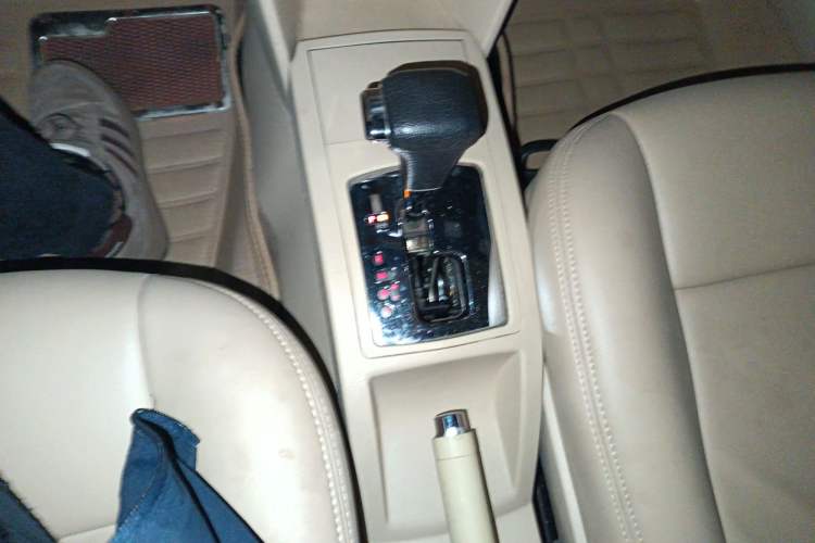 Used Volkswagen Polo 2009 Jingqu 1.4L Automatic Elegant Edition Gear Lever