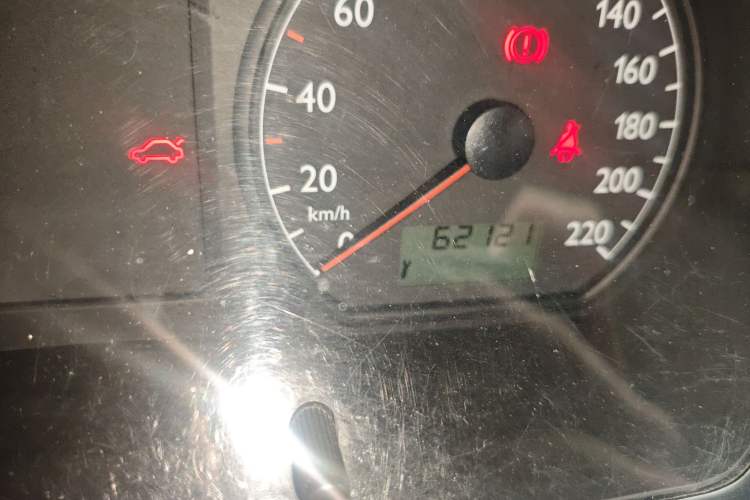 Used Volkswagen Polo 2009 Kica 1.6L Manual Fashion Edition Odometer Close Up