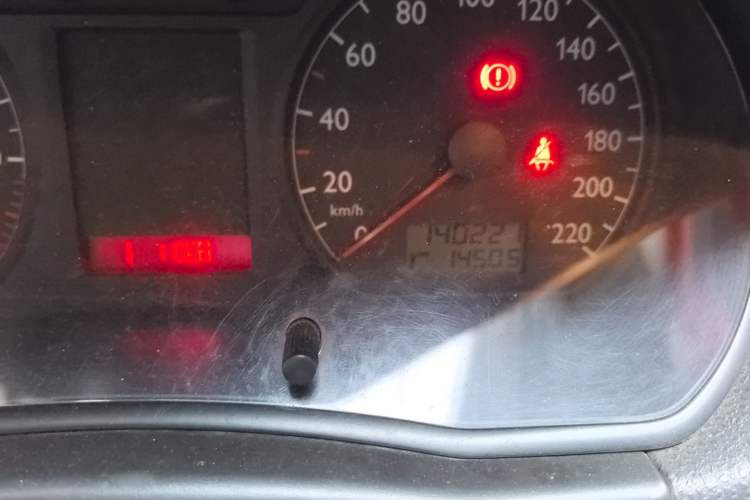Used Volkswagen Polo 2009 Jingqing 1.6L Automatic Fashion Edition Odometer Close Up