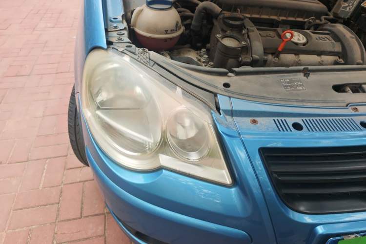 Used Volkswagen Polo 2009 Jingqing 1.4L Manual Shushang Edition Right Front Headlight