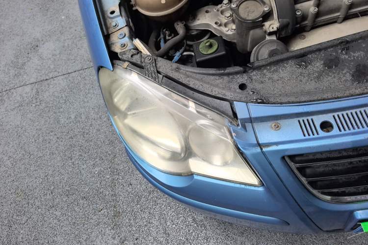 Used Volkswagen Polo 2009 Jingqing 1.6L Automatic Fashion Edition Right Front Headlight