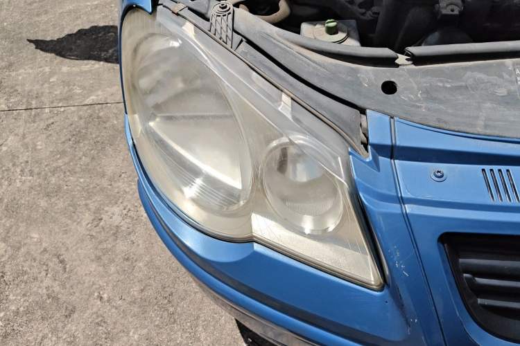 Used Volkswagen Polo 2009 Jingqing 1.4L Automatic Shushang Edition Right Front Headlight