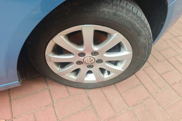 Used Volkswagen Polo 2009 Jingqing 1.4L Manual Shushang Edition Right Front Wheel Hub