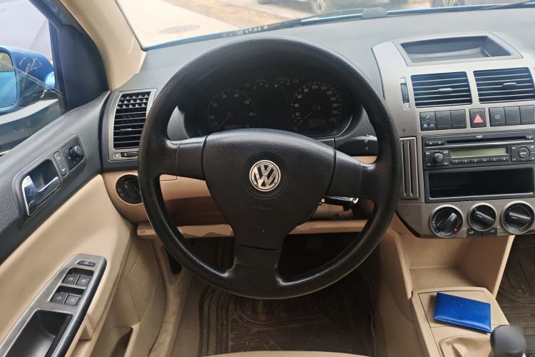 Used Volkswagen Polo 2009 Kica 1.6L Manual Fashion Edition Steering Wheel
