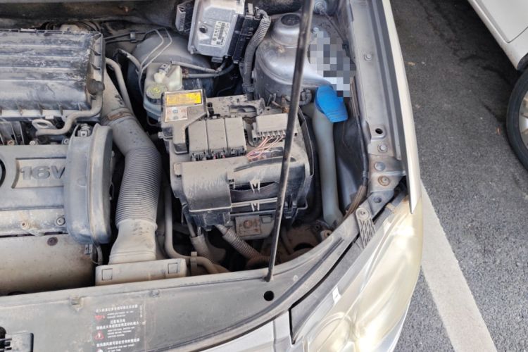 Used Volkswagen Polo 2009 Jingqu 1.6L Manual Elegant Edition Engine Bay Left