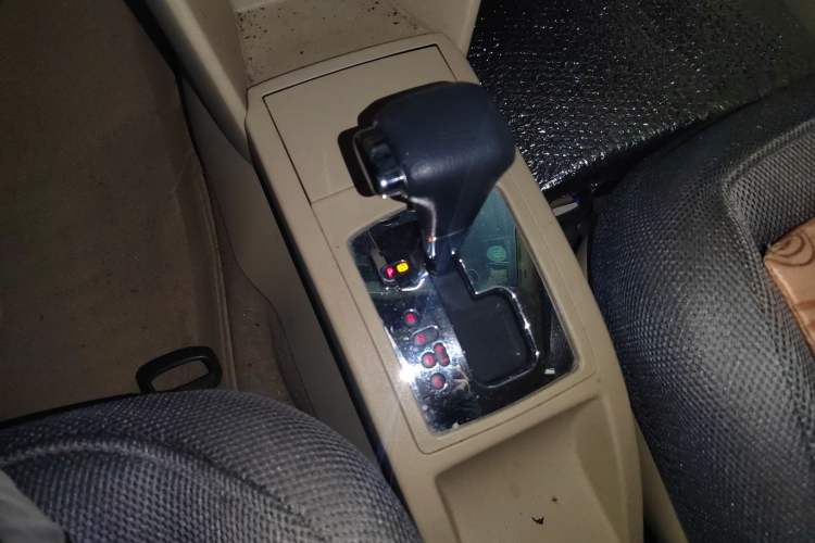 Used Volkswagen Polo 2009 Jingqu 1.6L Automatic Elegant Edition Gear Lever